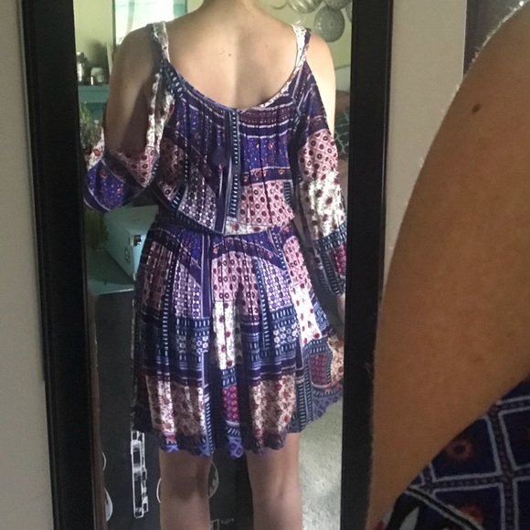 Boho Open Shoulder Dress - Picture 4 of 8